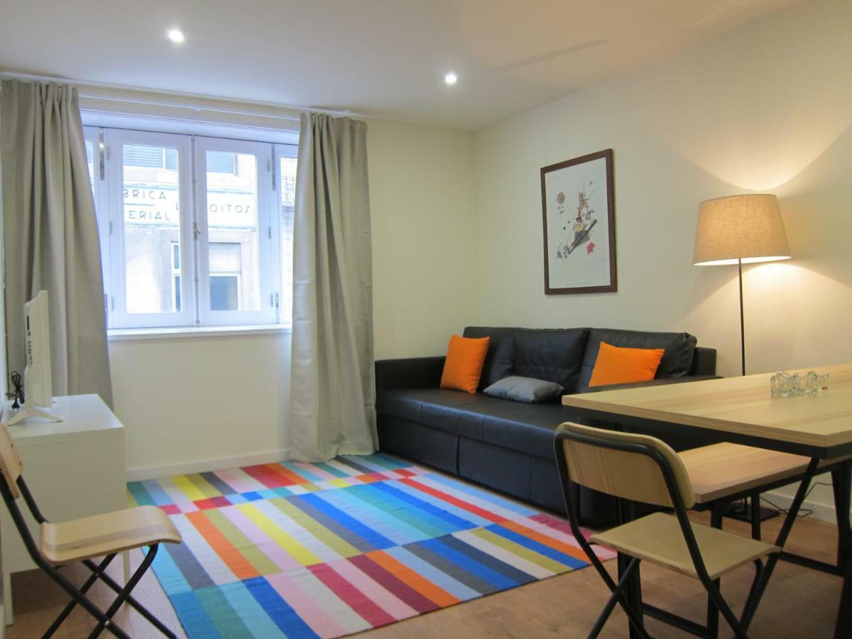 Rua De Entreparedes M Apartament *